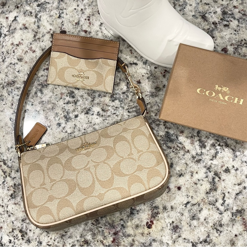 Coach Nolita 19 Signature Set🤎